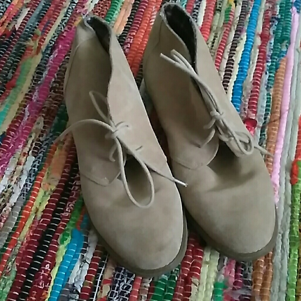 Eddie Bauer Shoes